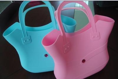 China 2013 Silicone Handbags, Fashion Lady Handbags, Custom Designed Silicone Shopping Bag for sale