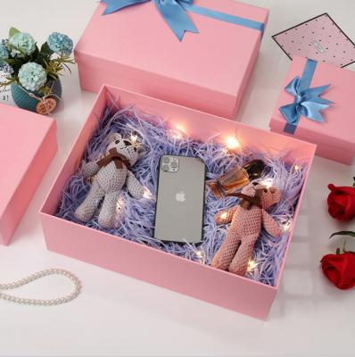 China Gift & Luxury Craft Christmas Gift Box Christmas Packaging Gift Box Merry Christmas Gift Box for sale