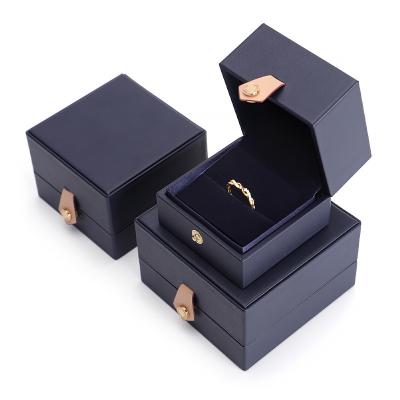 China Recycled Materials Leather Clasp Jewelry Set Box Ring Earring Storage Box Pearl Necklace Luxury Jewelry Gift Box for sale