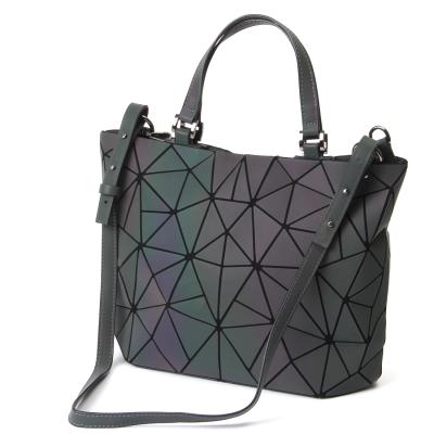 China Hot Selling Fashion Women's PU Tote Bag Hologram Purses and Handbags Flash Cross Body Bag for Women Luminous Geometric Handbag for sale