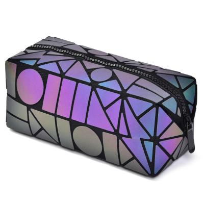 China Wholesale Popular Triangle Cosmetic Makeup Bag Makeup Lingge Luminous PU Geometric Cosmetic Bag for sale