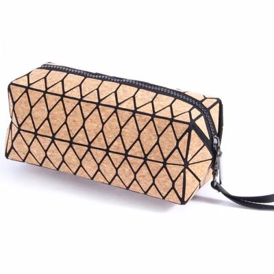 China New Geometric Factory Fashion Cosmetic Bag Fashion Style Eco Friendly Cork PU Make Up Cosmetic Bag for sale