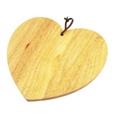 China Customized Eco - Friendly Rubber Wood Shape Heart Cheese Cutting Board Sustainable for sale