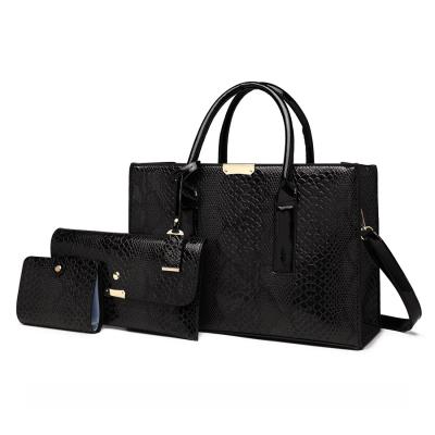 China Luxury large capacity women handbag set serpentine leather pattern skin tote bag 3pcs pu snake patent leather shinning bag for women logo for sale