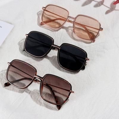 China Authentic Designer Sunglasses Fashion Brand Designer UV400 Protection Frame Rectangle Small Square Frame Rimless Sunglasses for sale