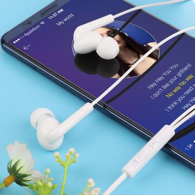 China Best Quality In-Ear Action Earphone Bass Cable 3.5mm Wired Earphone With Packing for sale