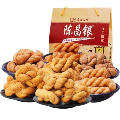 China 588g fried twist Chinese traditional snack hand make food 7 flavors mixed pack Gift Pack for sale