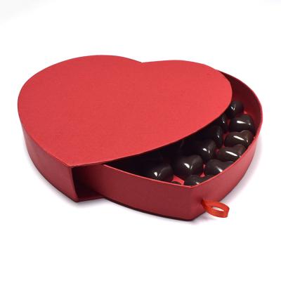 China Recyclable Luxury Chocolate Box Red Stain Creative Pull Peach Smoky Heart On Valentine's Day Gift Boxes for sale