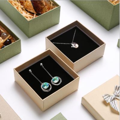 China Recyclable Personalized Custom Jewelry Box Necklace Bracelet Cardboard Gift Box Packaging for sale