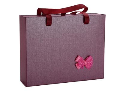 China Recyclable Small Stock Type Universal Portable Fashion Gift Arc Pull Drawer Paper Gift Boxes for sale