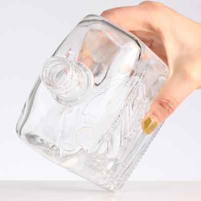 China 750 ml 620 g Flint Square gegraveerde glas wijnfles met zuur etch oppervlakte behandeling Te koop