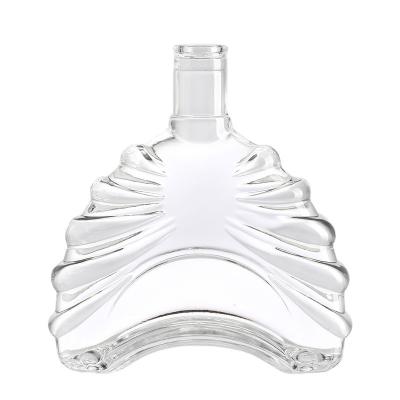 China Botella de whisky de vidrio transparente de 500 ml con tapa y corcho personalizados en venta