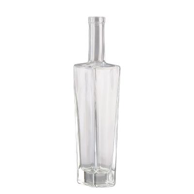 China Spray Cap Square Vodka Glass Bottle Ideal para Armazenamento de Whiskey Gin Bourbon Vodka Brandy à venda