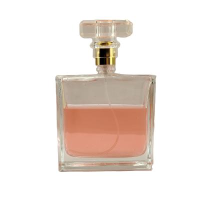 Chine Bouteille de parfum en verre avec couvercle personnalisé 30ml 50ml 100ml à vendre