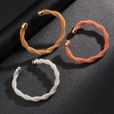 China Good quality top selling fashion bracelet 24k gold hand chain luxury high-end personality design bracelet for sale