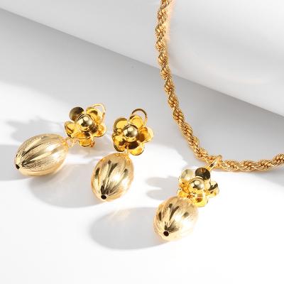 China Wholesale Free Samples Good Quality Flower Lady Trendy Exquisite Necklace Fashion 14K 18K Gold Attractive Pendant Jewelry Set for sale