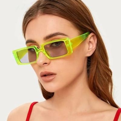 China Newest Fashion Wholesale Vintage Fashion Shade Sunglasses Transparent Sunglasses Travel Wild Sun Glasses for sale