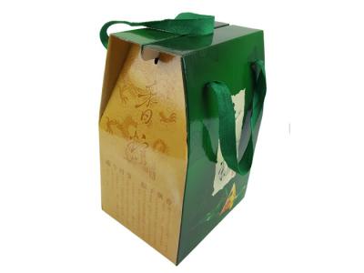 中国 Foldable Cardboard Paper Box Gloss Lamination UV Embossing Craft Customized Gift Box for Packaging 販売のため