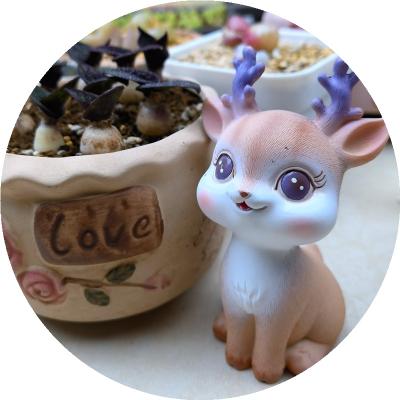 China Artificial Manufacturers Wholesale Resin Home Decorations Resin Deer Animal Figurines Sculptural Ornament for sale