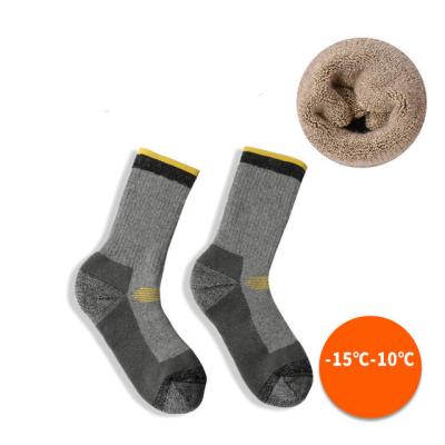 China 2021 High Quality Antibacterial Cushion Sport Increasing Thick Thermal Men Winter Socks for sale