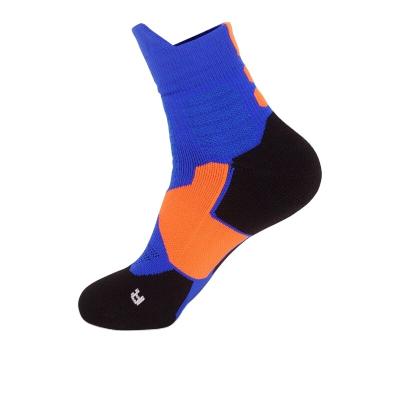 China Custom Basketball Men's Black Cushion Sports Crew Anti-Foul Seamless Logo Socks for sale