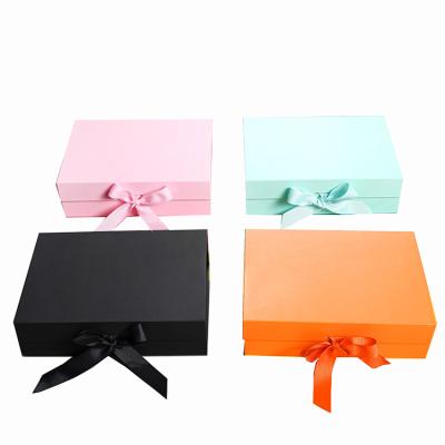 China Recycled Materials Gift Box Magnet Closed Box Custom Environmental Friendly Recyclable Folded Box for sale