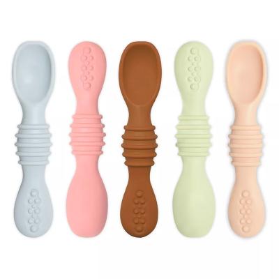 China 100% BPA Free Toddler Free Self Feeding Utensils Soft-Tip Pre Shaping Spoon Set Baby Led Weaning Silicone Baby Spoon for sale