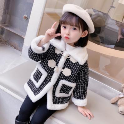 China Korean version 2021 autumn and winter fragrant girls wind of Korean children's clothing baby winter small plus velvet coat children's coat for sale