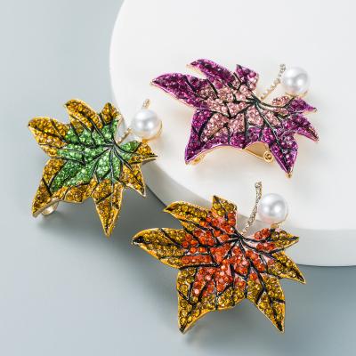 China Wholesale luxury vintage designer enamel pin women maple leaf pearl luxury brooch hijab scarf and popular brooch pins brands brooches for sale