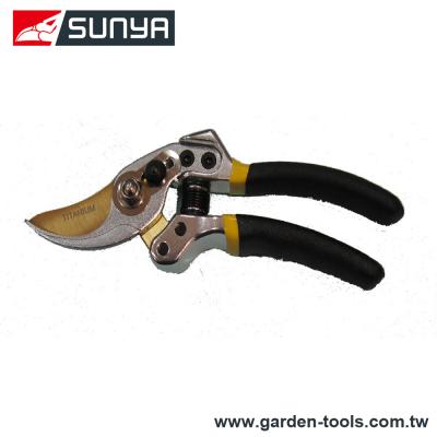 China Professional Gold Titanium Anti-Slip Handle Garden Pruner for sale