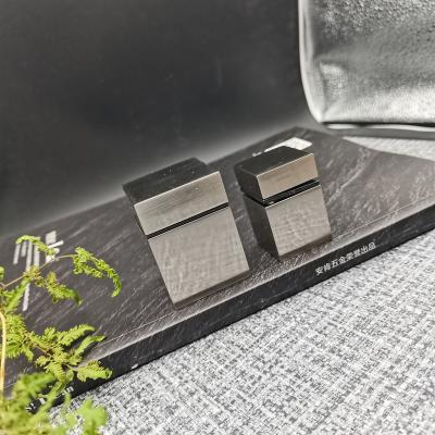 China Bathroom Fashion Breaks Office Building , Hotel Style Coastal Zinc Alloy Bathroom Shelf Glass Clip for sale