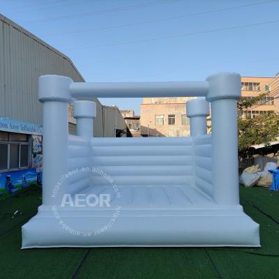 Cina White Bounce House Outdoor Inflatabile Jump House Commerciale Bounce House in vendita