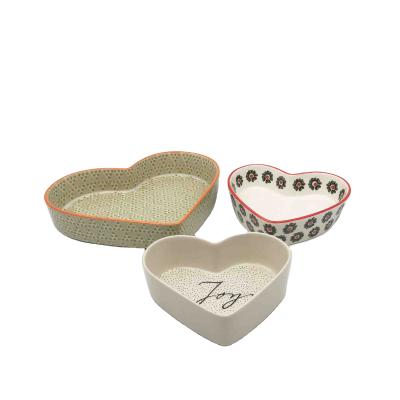 China Sustainable Nordic Ceramic Heart Shape Dish Ceramic Bakeware Pie Casserole for sale