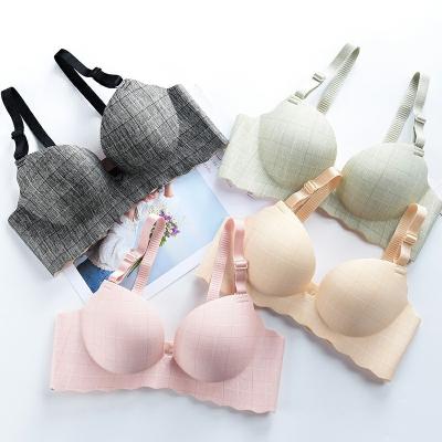 China Custom Logo Plaid Seamless Girls Size 32 A B Cup Small Women Underwear Set Wireless Seamless Pump Underwear Bra for sale