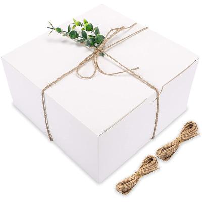 China Handmade white gift paper boxes with lid is suitable for wedding bridesmaid proposa graduation festiva birthday party for sale