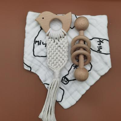 China Baby Teether and Bibs Set Customized Macrame Baby Beech Wood Teether Gift Set 100% Cotton Bibs Set for sale