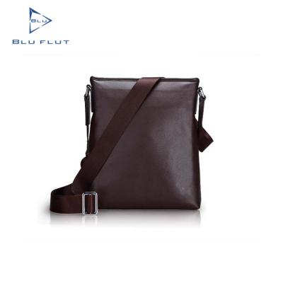 China High Quality 2022 100% Custom Logo Cross Body Bag Men Genuine Leather Cross Body Bag For Men Messenger Bag Simple Leather for sale