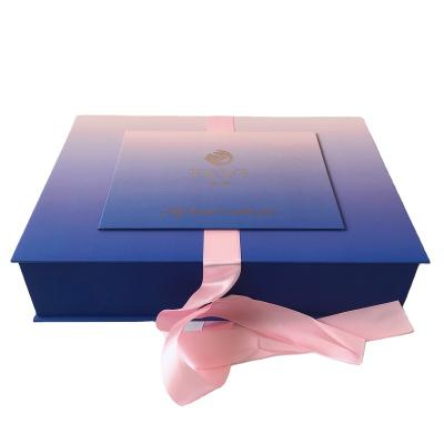 China 2021 Recyclable Hot Premium Gift Wrapped Box With Ribbon Gift Box for sale