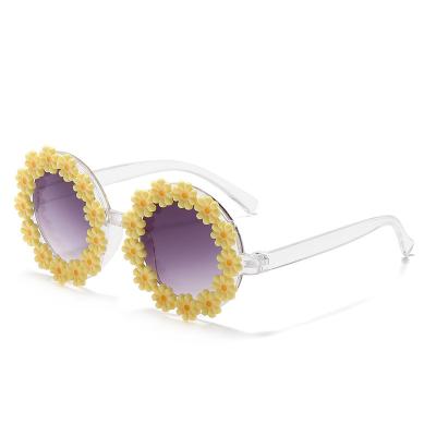 China Decorative cute new design sunglasses fashion outlet beach flowers small Daisy Sunglasses for sale