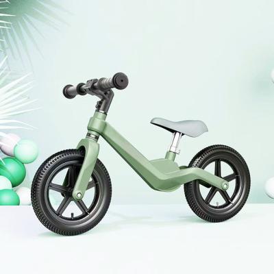 China Carbon Fiber Beginner Small Balance Bike For Kids Bike Kids Bike Riding 3-8 Years Old for sale