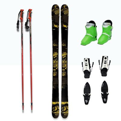 China Durable Snowboard Freestyle Nordic Cross Country Skis 4 Piece Set Outdoor Skiing Snowboard Boots Ski Poles Bindings for sale