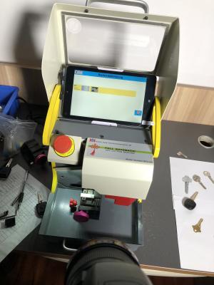 China Newest 2018 OEM/ODM Acceptable Computerized Car Key Cutting Machine For Sale for sale