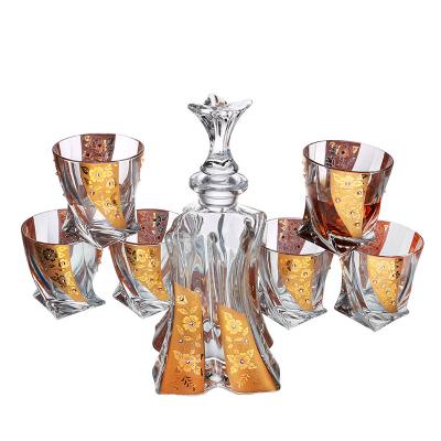 China DOSSIER Bohemia Crystal Gold Whiskey Decanter Set with Stopper and 6 Crystal Decanter Cups for sale