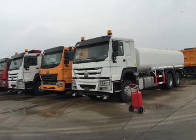 Chine Le transport anti-corrosif interne de l'eau de construction de SINOTRUK troque 18 - 25CBM à vendre