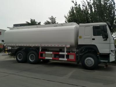 Cina Bianco dell'autocisterna 10Wheels 400Hp dell'olio di SINOTRUK HOWO 6X4 25CBM in vendita