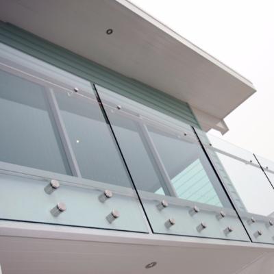 China Modern Frameless Balcony Tempered Glass Railing Stainless Laminated Balcony Railing for sale