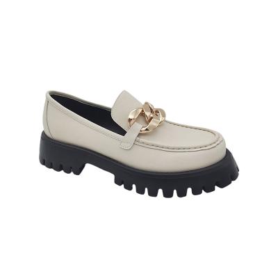 China Fashion Trend Autumn Winter Chain Buckle Ladies Loafer Shoes Thick Unique Casual Shoes Wholesales Custom Loafer for sale