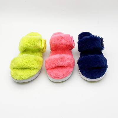 China 2021 Fashion Trend New Fashion Fluffy Women's Wear Slippers Faux Fur Slide Flat Slipper New for sale