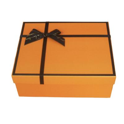 China Recyclable Custom Luxury Hard Cardboard Gift Box Lid And Plain Paper Box for sale