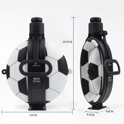 China Beautiful Design Cheap Viable Price BPA Free Silicone Collapsible Collapsible Water Bottle Football Shape Bottle for sale